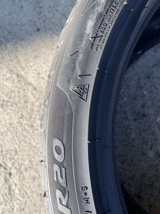 4 anvelope de iarna noi285/35/20 Pirelli