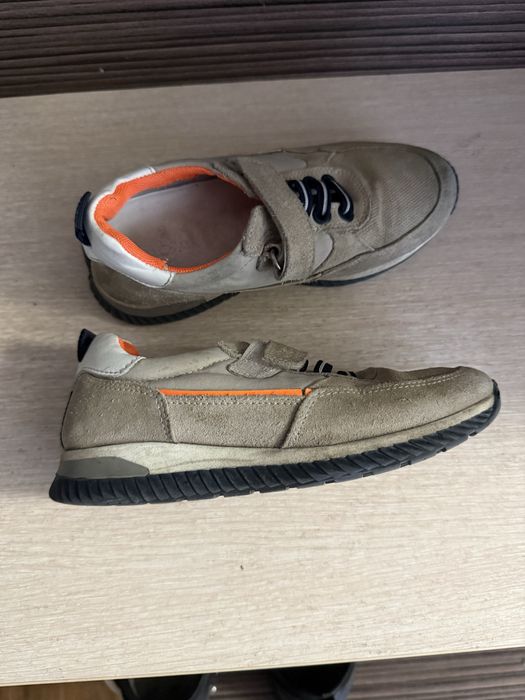 Продам обувь для девочки