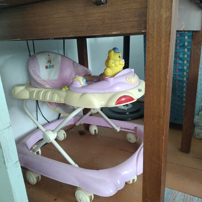 Продам детские качеля и велосипед