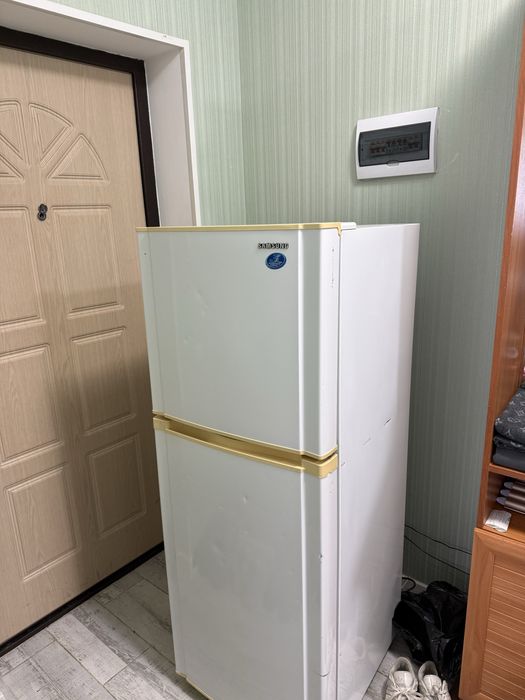 Холодильник бесплатно отдам