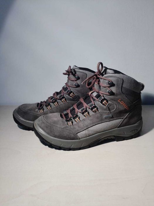 Ghete Lowa mărimea 40