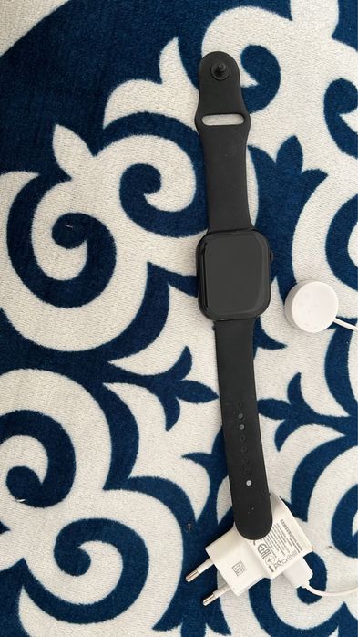 Apple Watch смарт-сағаттары сатылады