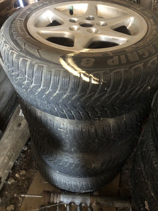 M+S 205 60 15 Good Year Ultragrip 8