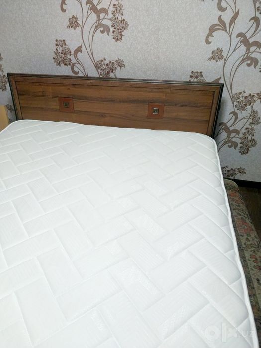 Спальни кровать сотилади