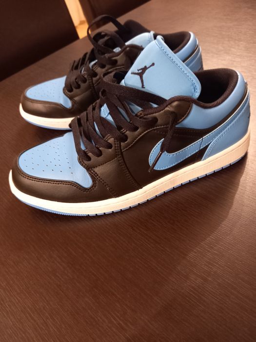 Vând adidași jordan 1 low