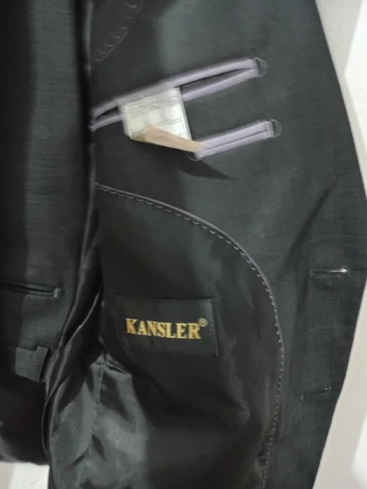 Продается мужской костюм