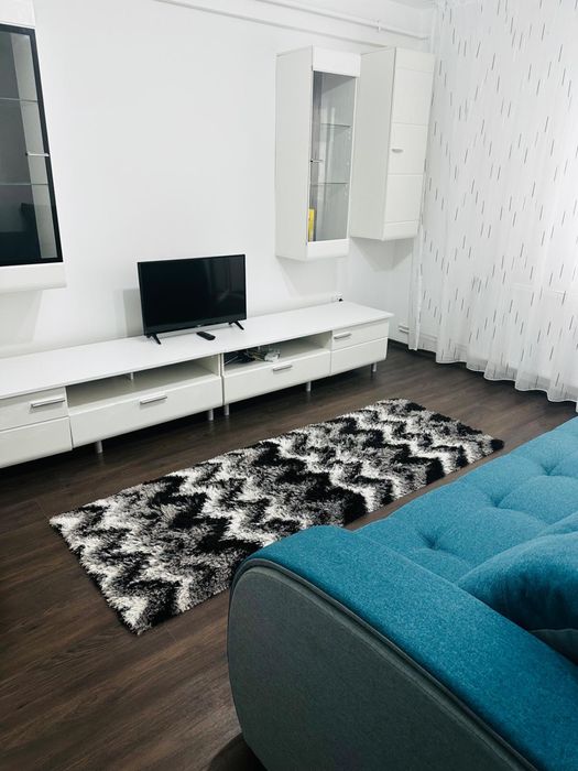 Inchiriez apartament