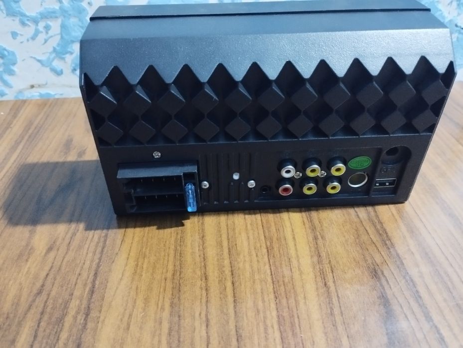 Pioneer JVC Saundmax Magnitol sotiladi.