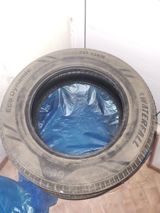 Продам Шины R16 205/65
