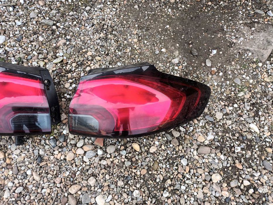 ляв и десен външен стоп за опел зафира ц OPEL ZAFIRA C