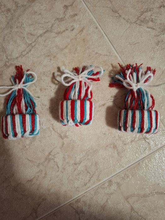 Ръчно направени вълнени шапчици