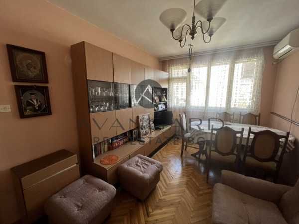 Продава се Тристаен апартамент в Пловдив, Център - 90 кв.м за 1889 €/кв.м - Снимка #1