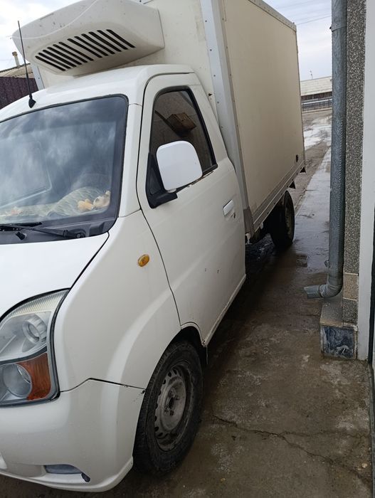 Машина сотилади ишлаб турибти