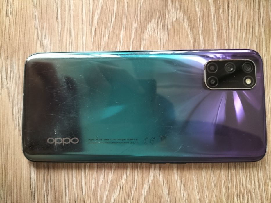 Продаю телефон не рабочи