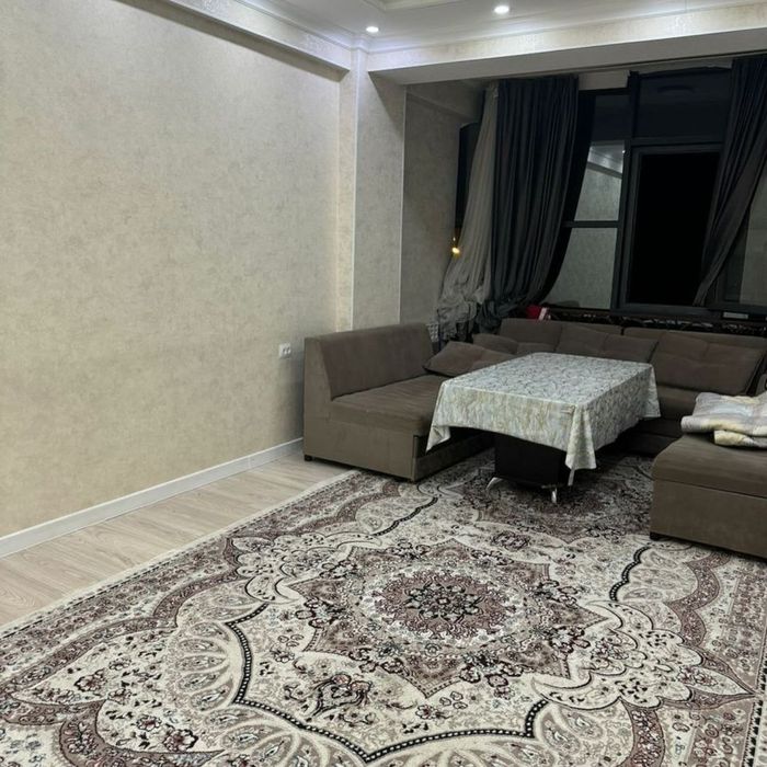 Сдается срочно квартиру на рисовом базаре с ремонтмо