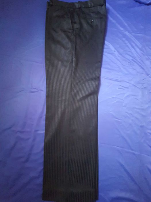 Pantaloni de costum