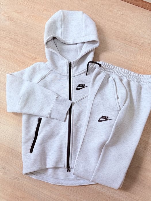 Nike Tech Fleece размер XS 122-128см