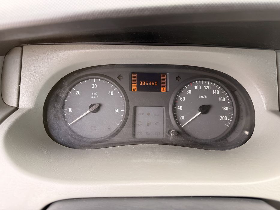 Opel vivaro 2.5 Diesel 8+1