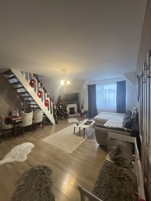 Apartament cu 4 camere + living