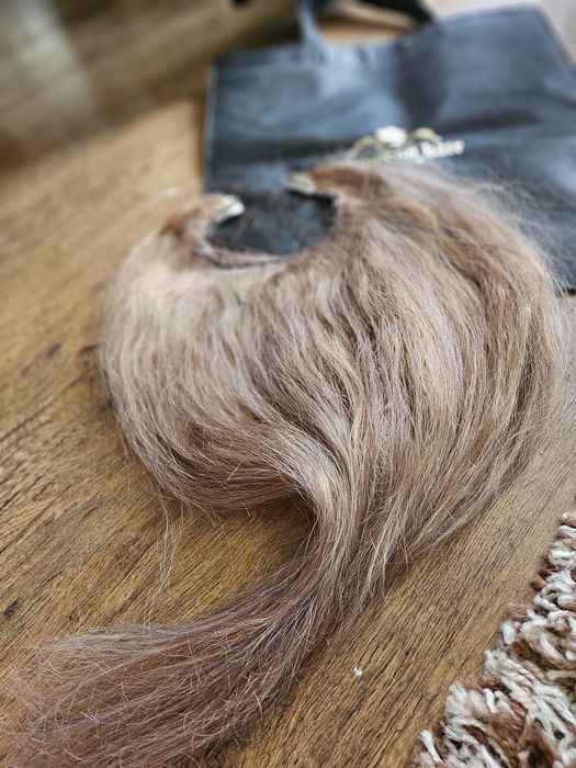 Естествена коса с бежов оттенък