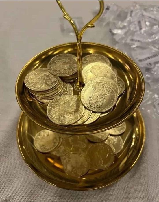 Vand monede placte cu aur de 24k 1/1cu cele originale