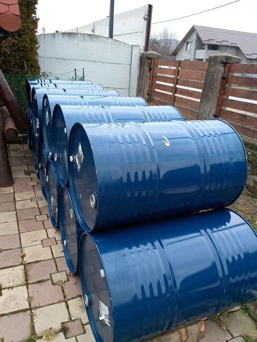 Butoaie tablă 220 litri.