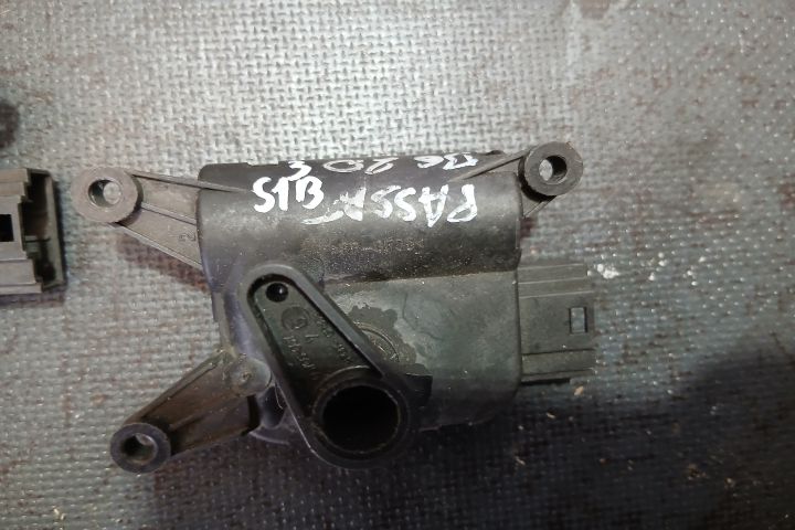 Motoras clapeta aeroterma 3C0907511 0132801370 3C0907511 0132801370 V