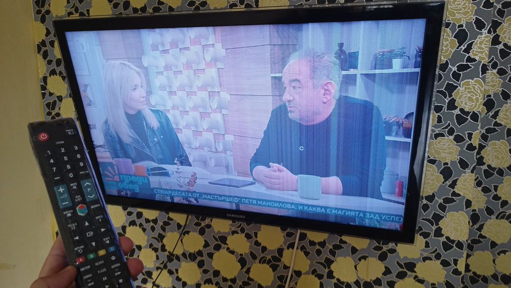 Продавам телевизор Samsung 40  инча