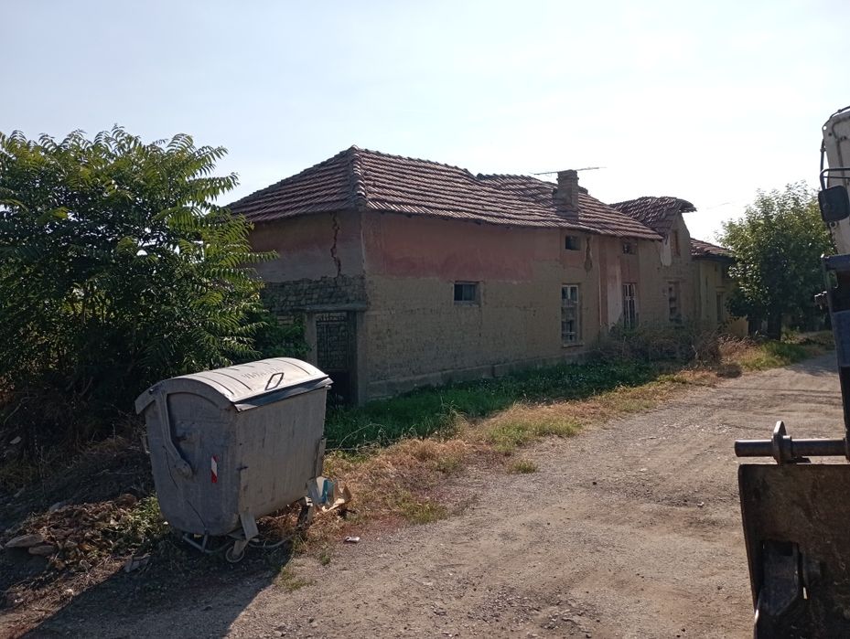 Услуги с багер и самосвал събаряне на сгради , почистване на ниви Баге