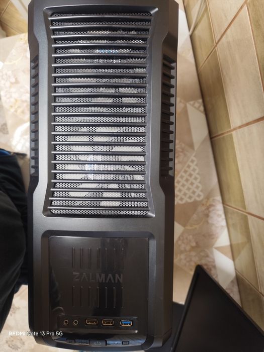 Monitor + Unitate PC i7