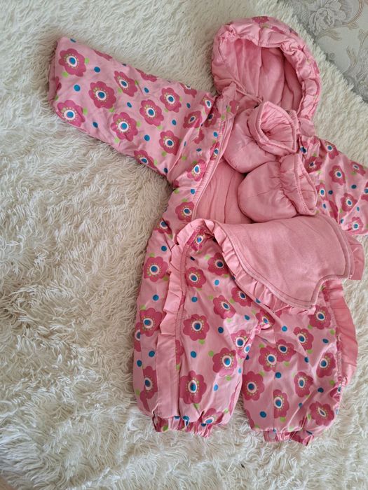 Продам комбинезон для девочек