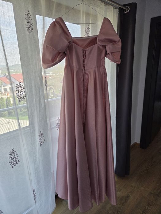 Vând rochie eleganta!