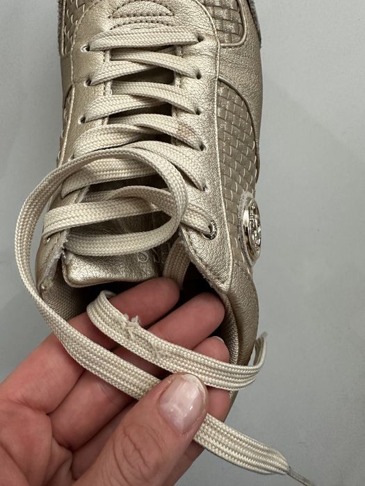 Guess златни сникърси