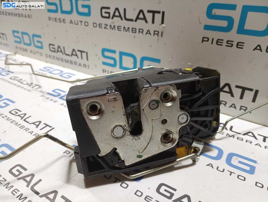 Broasca Incuietoare de pe Usa Portiera Stanga Fata Dacia Logan 2 MCV 2012 - 2016 Cod 805036006R [M4900]