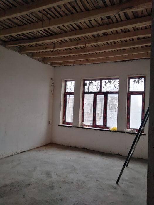 125.000у.е Охунбобоев Узумзор 2 сотик 6 комнатные  Евро Каробка 80%