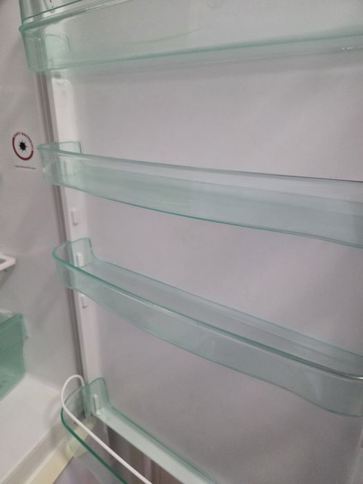 Хладилник с фризер