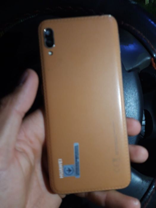 Huawei  y6 stare buna preț 250 fix