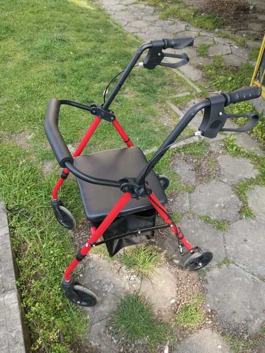 Ролатор за възрастни