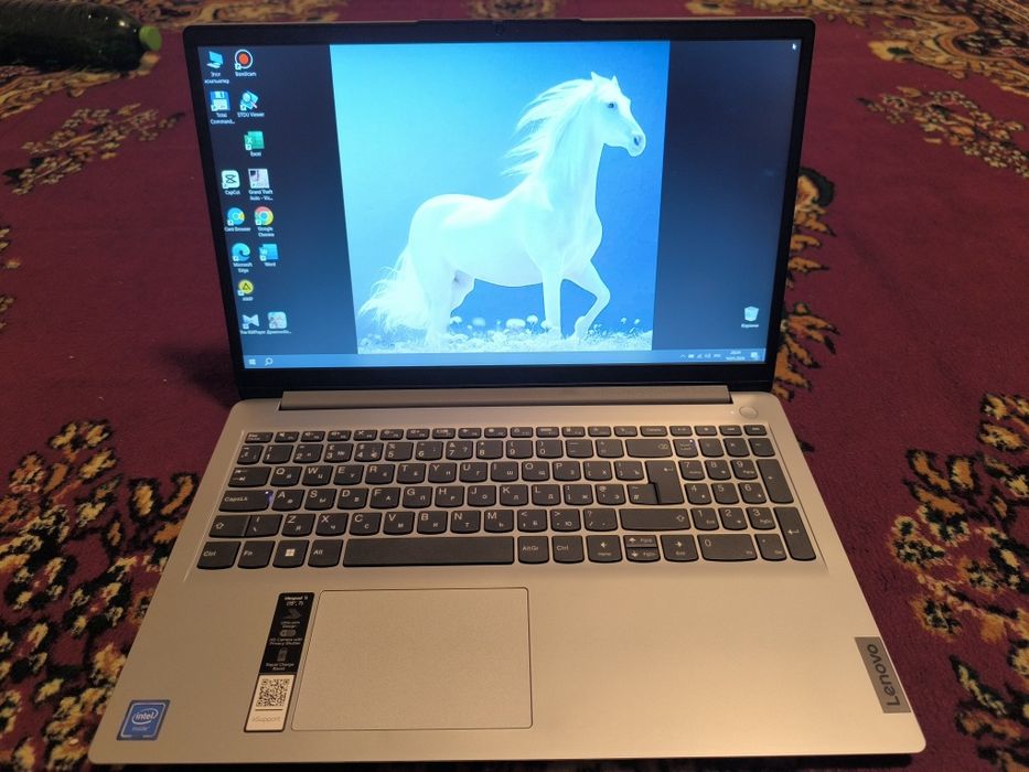 Lenovo notebook sotiladi