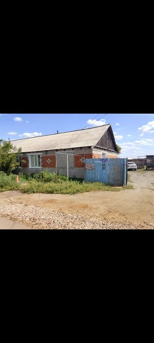 Продам большой дом с большой територий.