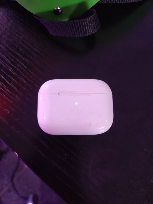 Продам наушники AirPods