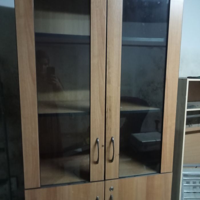 Шкаф стеклянный итд