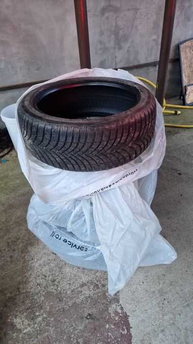 Anvelope iarnă 205/45 R17 XL – 40 km, ca noi, set 4