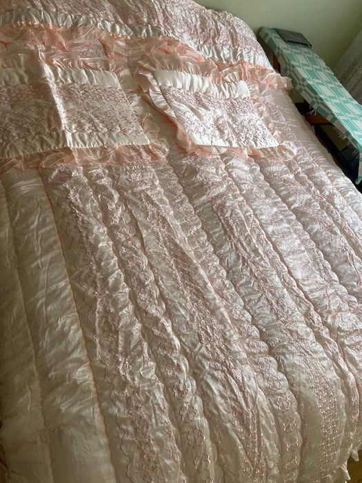 Продается покрывало импортное из чистого шелка свадебный набор