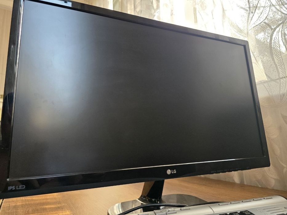 Продается Монитор LG 24" 75Ghz