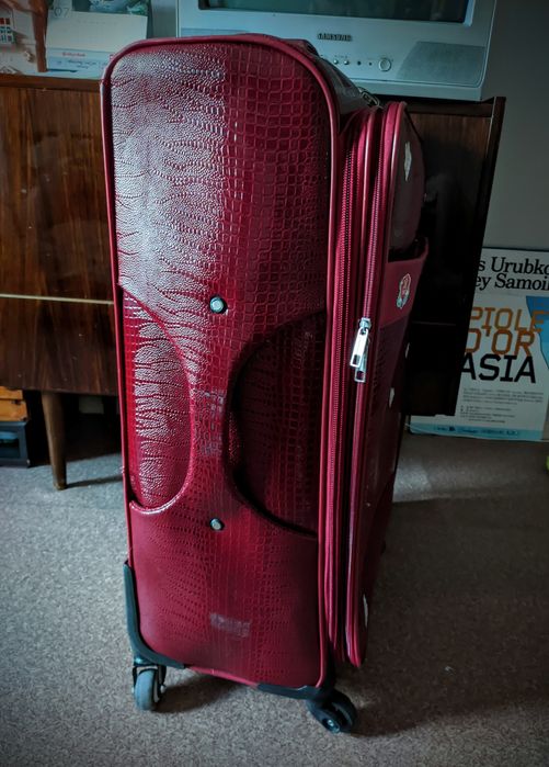 Чемодан большой 71×51×32