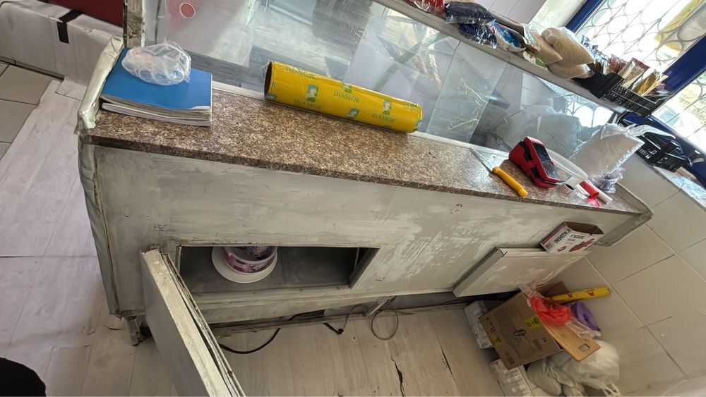 Продам ветринный холодильник