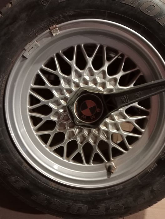 Колесе в сборе на БМВ 5.