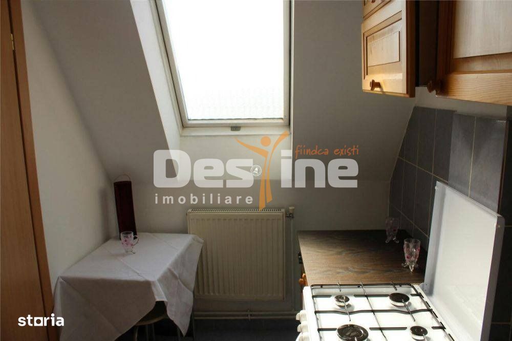 Garsoniera de inchiriat in zona Podul de Piatra - Gara - Mobiliata — fotografia 3
