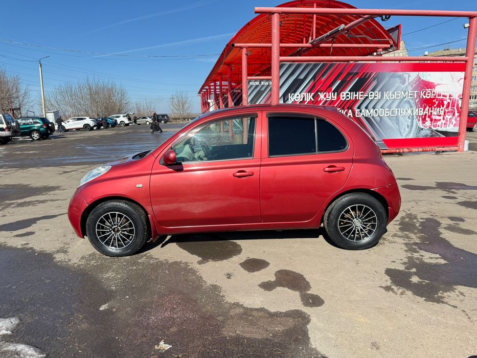 Продам Nissan March 2004